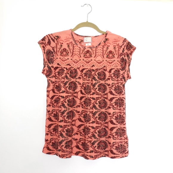 Anthropologie Tops - Anthropologie Pink Floral Top Cap Sleeves